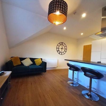 Roomy Penthouse 2 Double Bed Apartment - Spacious - Central Beeston - Free Secure Parking - Nottingham Esterno foto